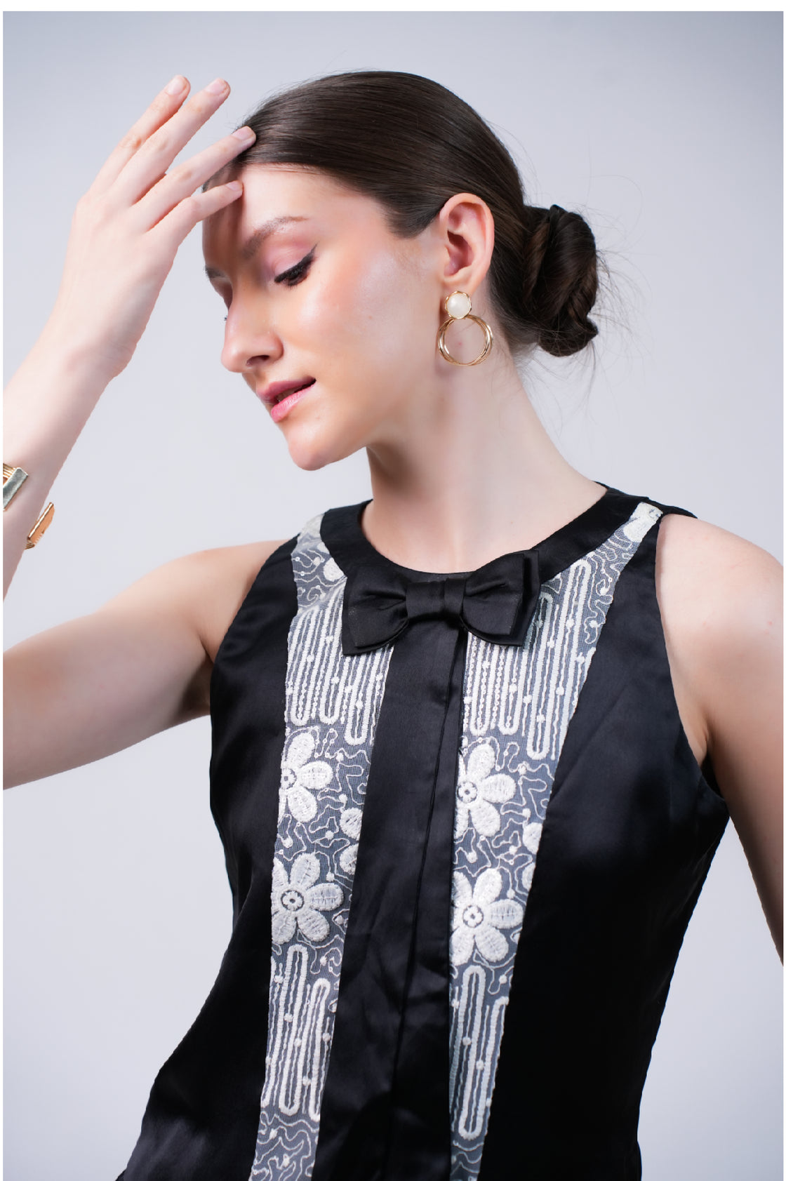 BLACK EMBROIDERED MINI DRESS