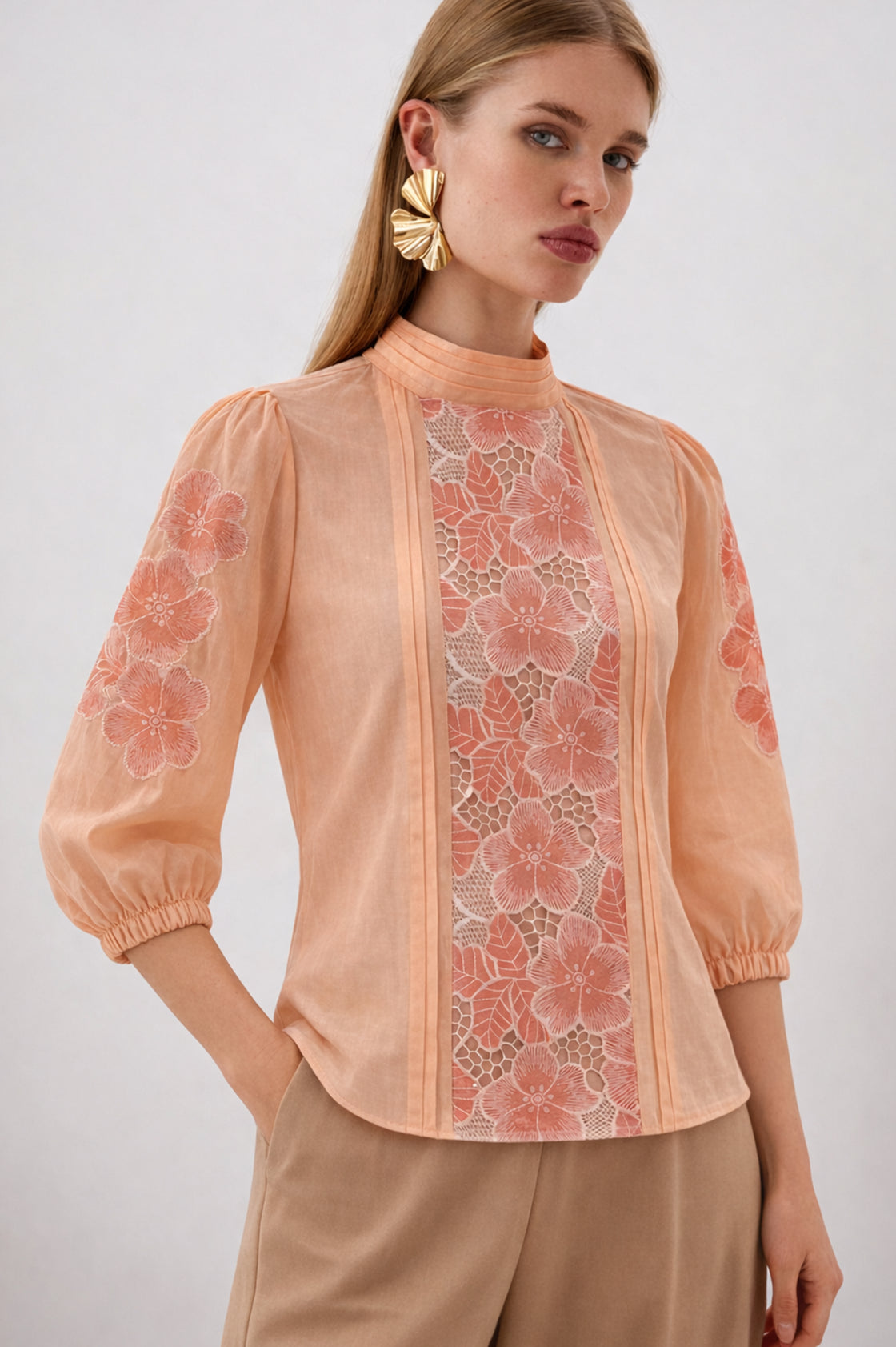 PEACH BUD HIGH NECK TOP