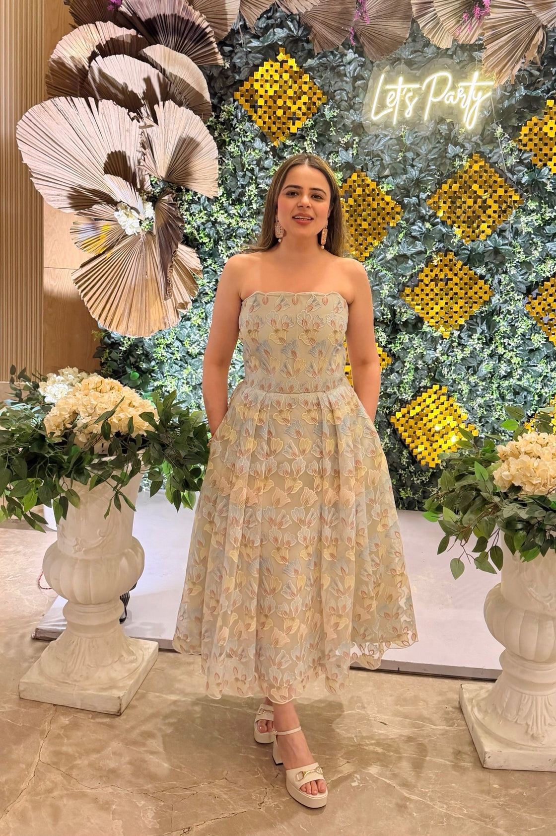 STRAPLESS EMBROIDERED CORSET POCKET MIDI DRESS